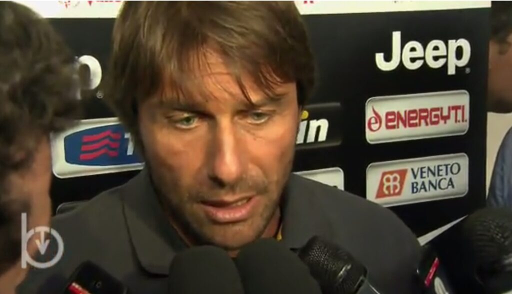 Antonio Conte in conferenza stampa al Londre