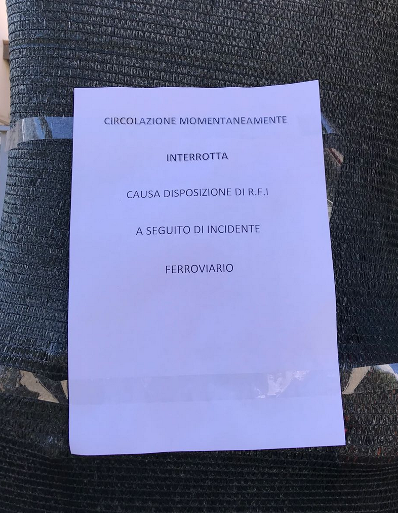 Treno contro camion a Caluso: due morti e capo treno in coma