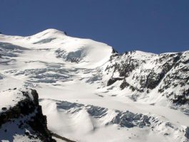 Alpinista canadese si lussa una spalla sul Laveciau