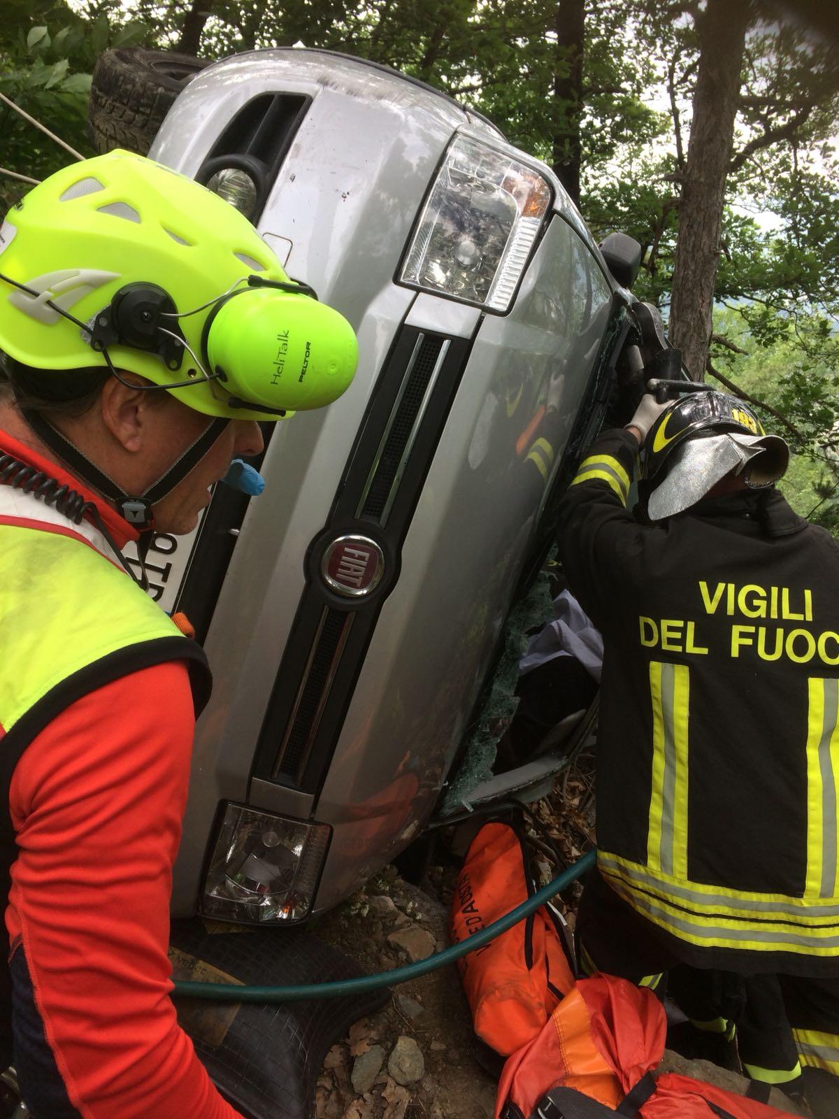 Prognosi di 7 giorni per l’anziano ribaltatosi con l’auto a Pontey