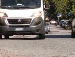 Aosta: riasfaltano le strade ma resta il problema dei marciapiedi