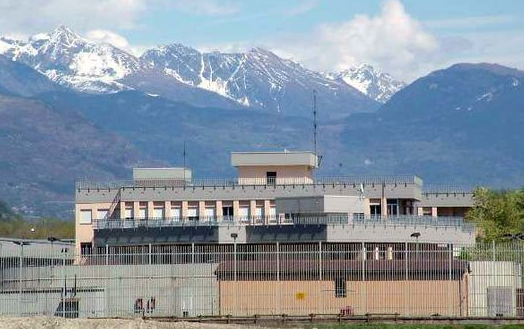 Aosta: due Pakistani arrestati per violenza sessuale su un minore