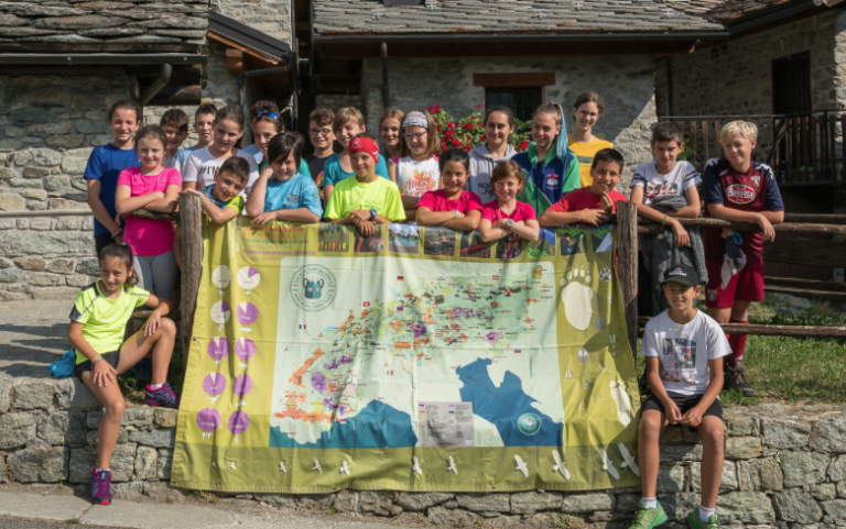 Giovani in vetta, 24 ragazzi visitano il Parco naturale del Mont Avic