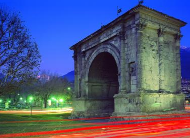 Semipedonalizzazione dell'Arco d'Augusto: sperimentazione dopo Ferragosto