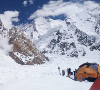 Spedizione sul Gasherbrum IV, il maltempo rallenta la salita