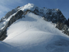 Alpinisti dispersi sul Monte Bianco, proseguono le ricerche