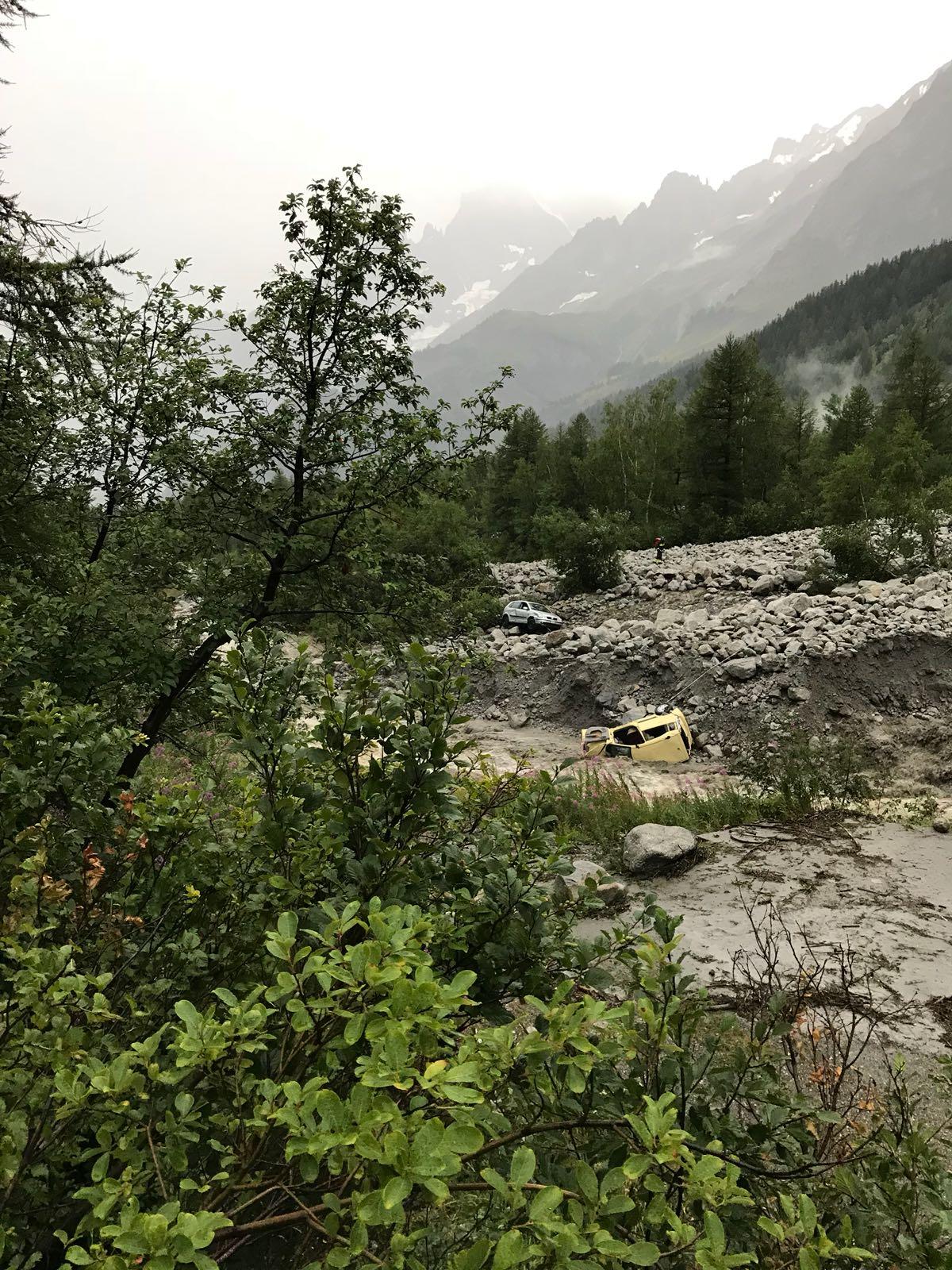 Frana in Val Ferret: una vittima, ma il bilancio potrebbe salire