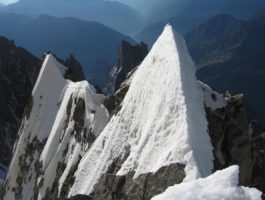 Recuperati gli alpinisti bloccati sul Monte Bianco