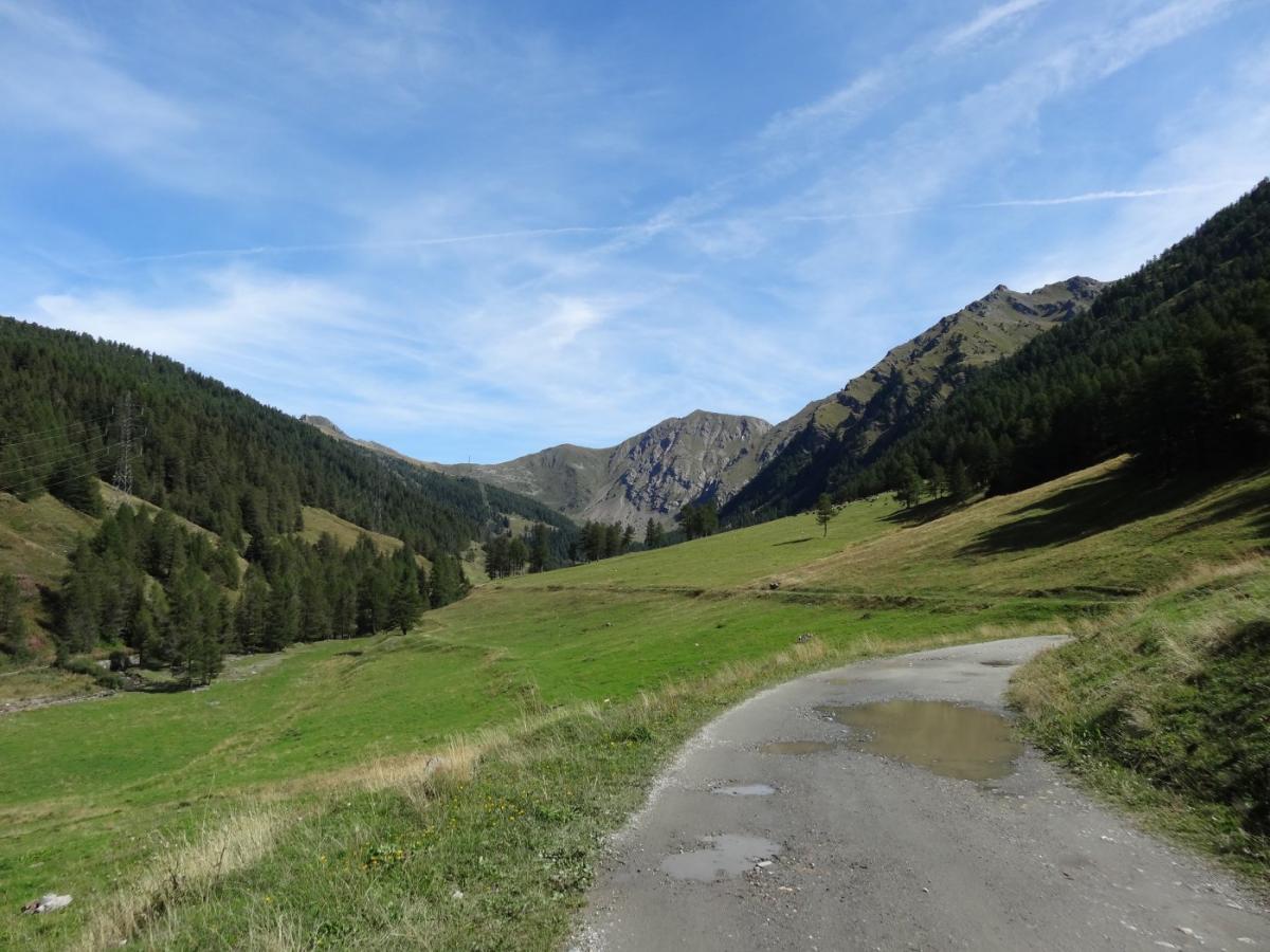 Una colata detritica taglia in due il vallone di Vertosan