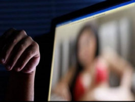 Autoerotismo e webcam: sale il prezzo del ricatto