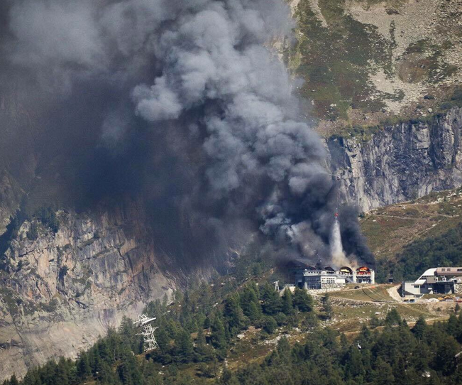In fiamme la stazione teleferica di Lognan, a Chamonix