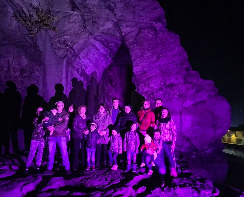 Donnas, l’Arco romano si tinge di viola