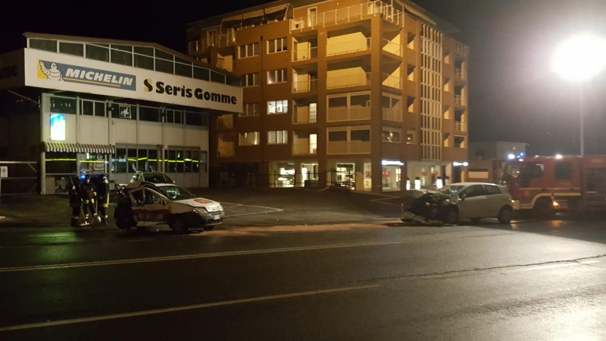 Dimessi i feriti dello scontro frontale in corso Ivrea