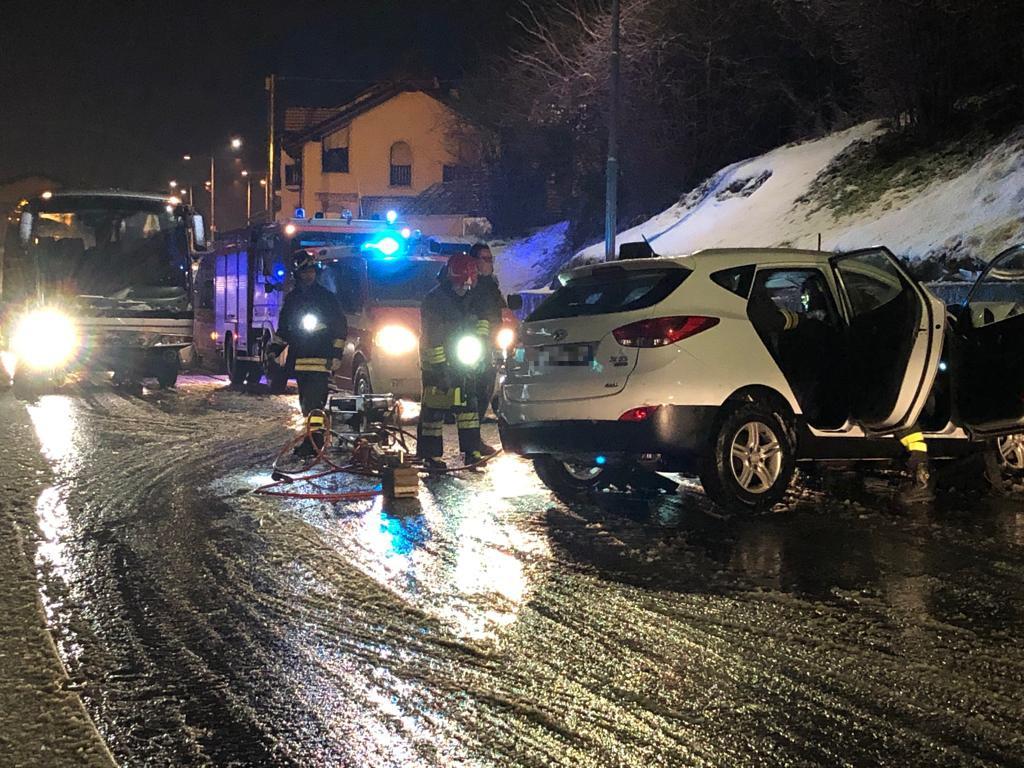 Auto contro pullman a Charvensod