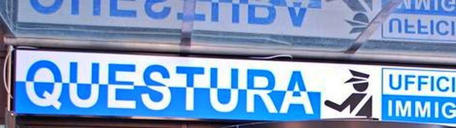 Guineano con passaporto falso si presenta in Questura