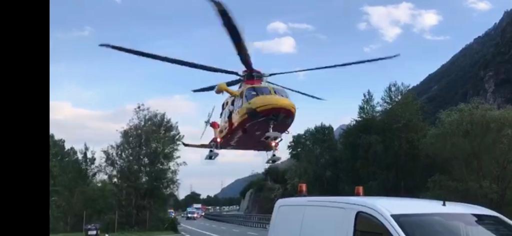 In osservazione l’uomo colpito da malore in autostrada