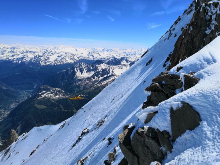 Due alpinisti soccorsi sull'Aiguille di Entrèves