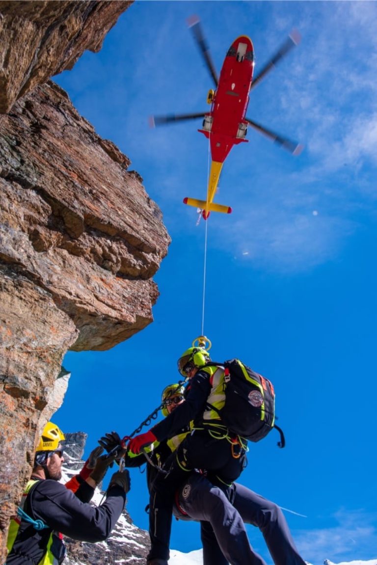 Alpinista francese in Rianimazione dopo una caduta dall'Aiguille Noire