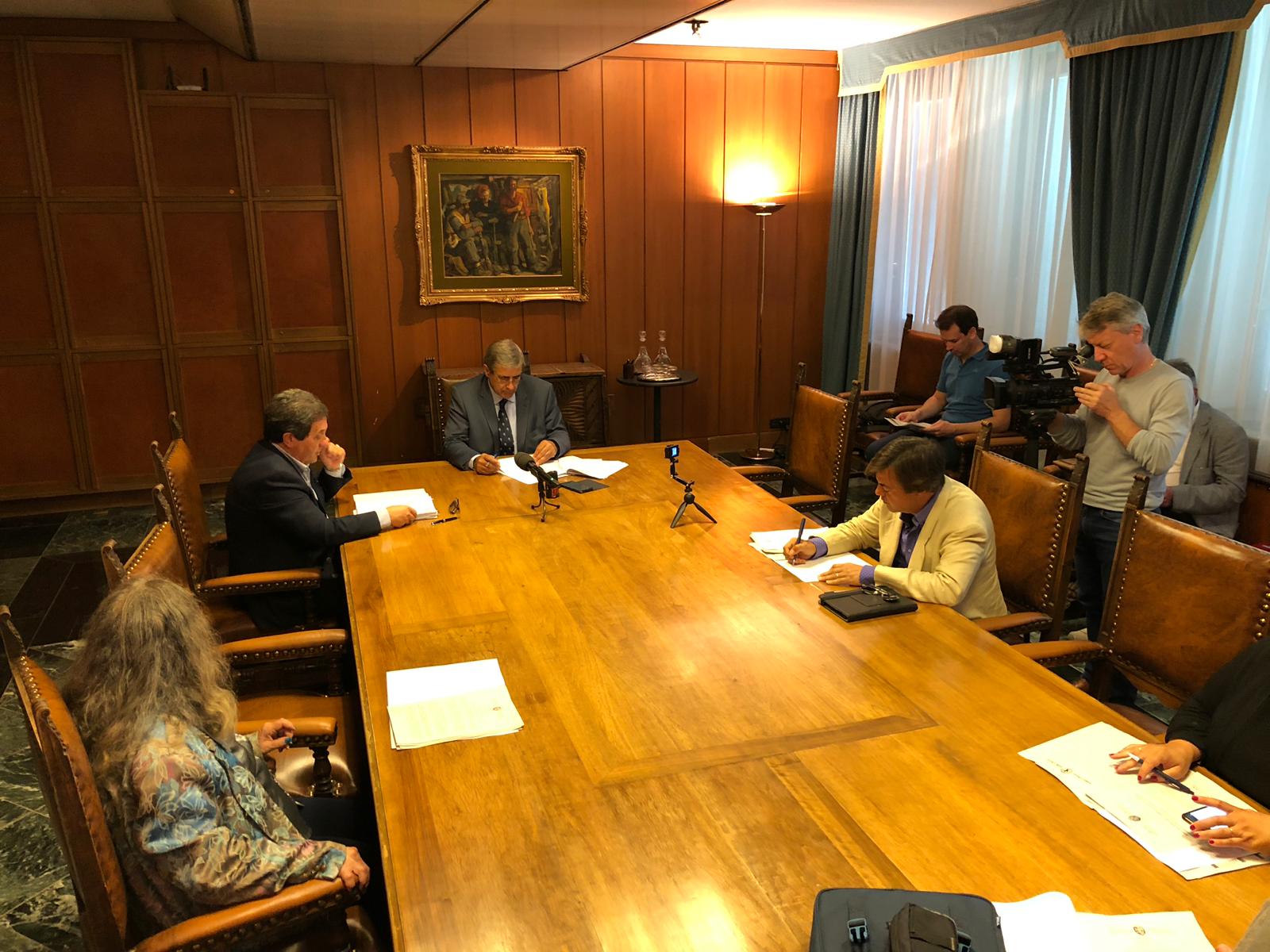 Fosson spiega il voto di Lanièce  a favore del Conte-bis