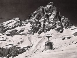 Walter Bonatti e Alessandro Busci sono i protagonisti di Alpes 2021