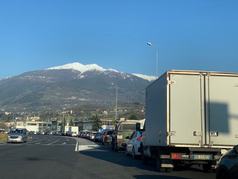 Posto di blocco alle porte di Aosta