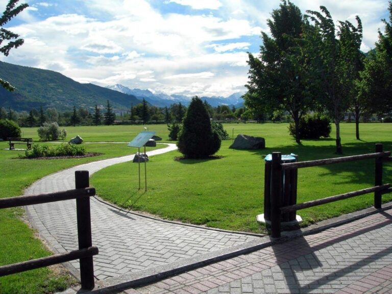 Nella Mont-Émilius riaprono aree verdi e parchi gioco