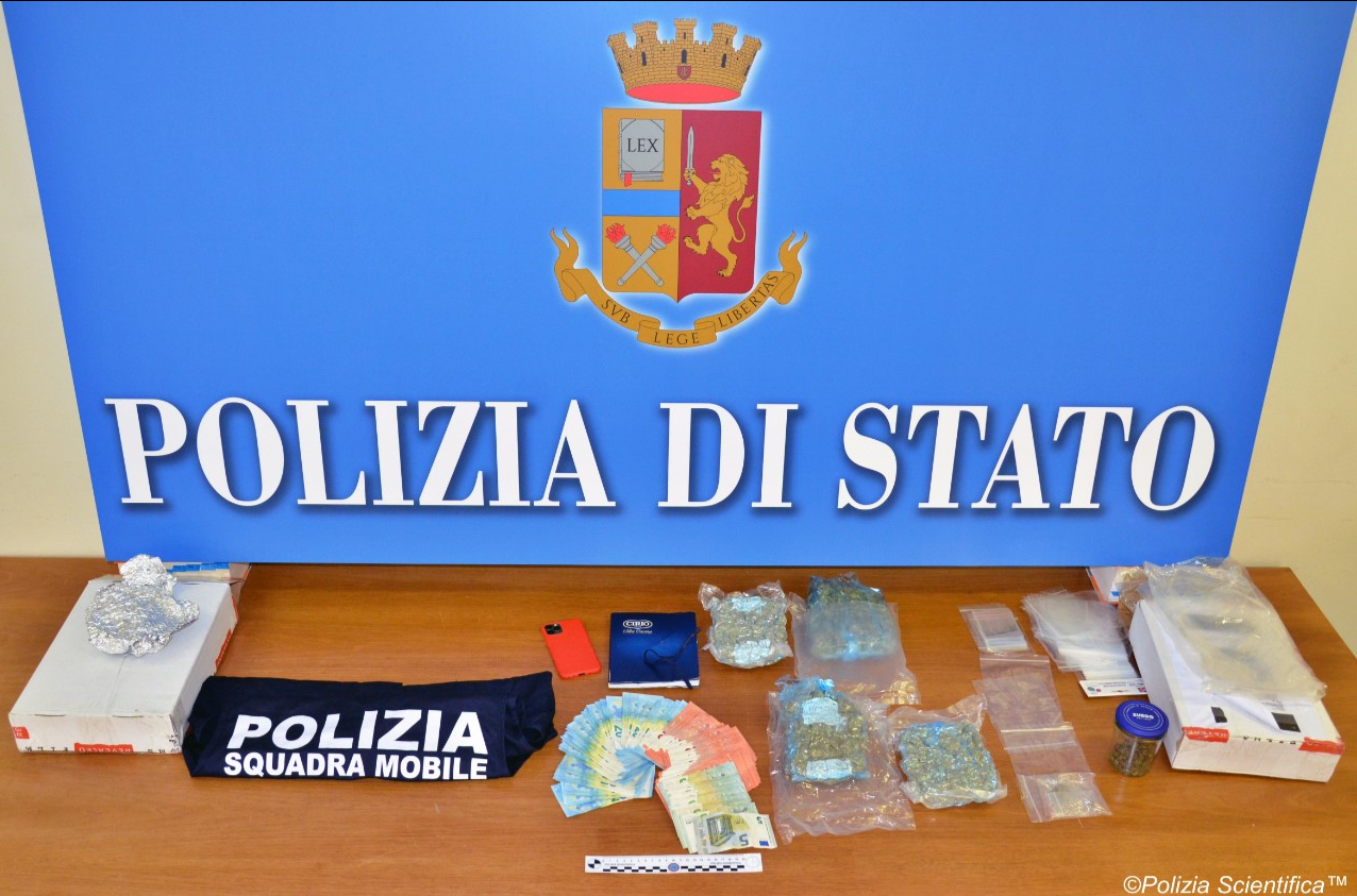 22enne arrestato per spaccio: comprava la droga via Instagram