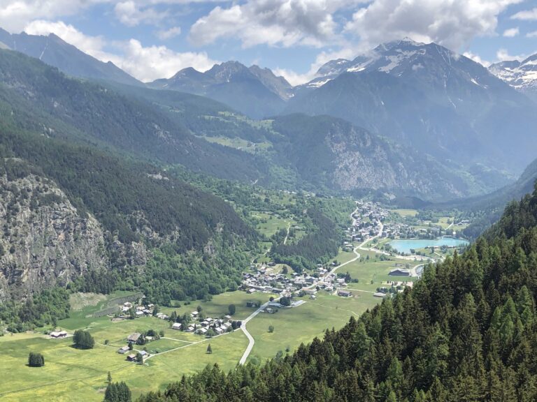Ad Aosta, un convegno su energia, cambiamento climatico e montagna