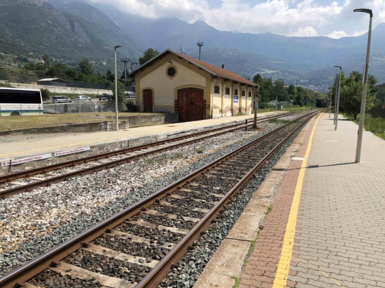 Inizia la manutenzione della linea Ivrea-Aosta