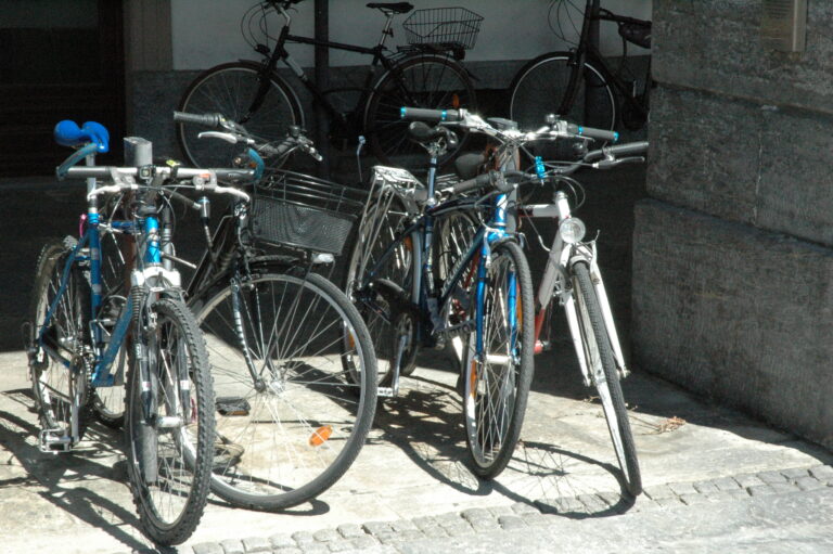 Una caccia al tesoro in bici per scoprire Aosta