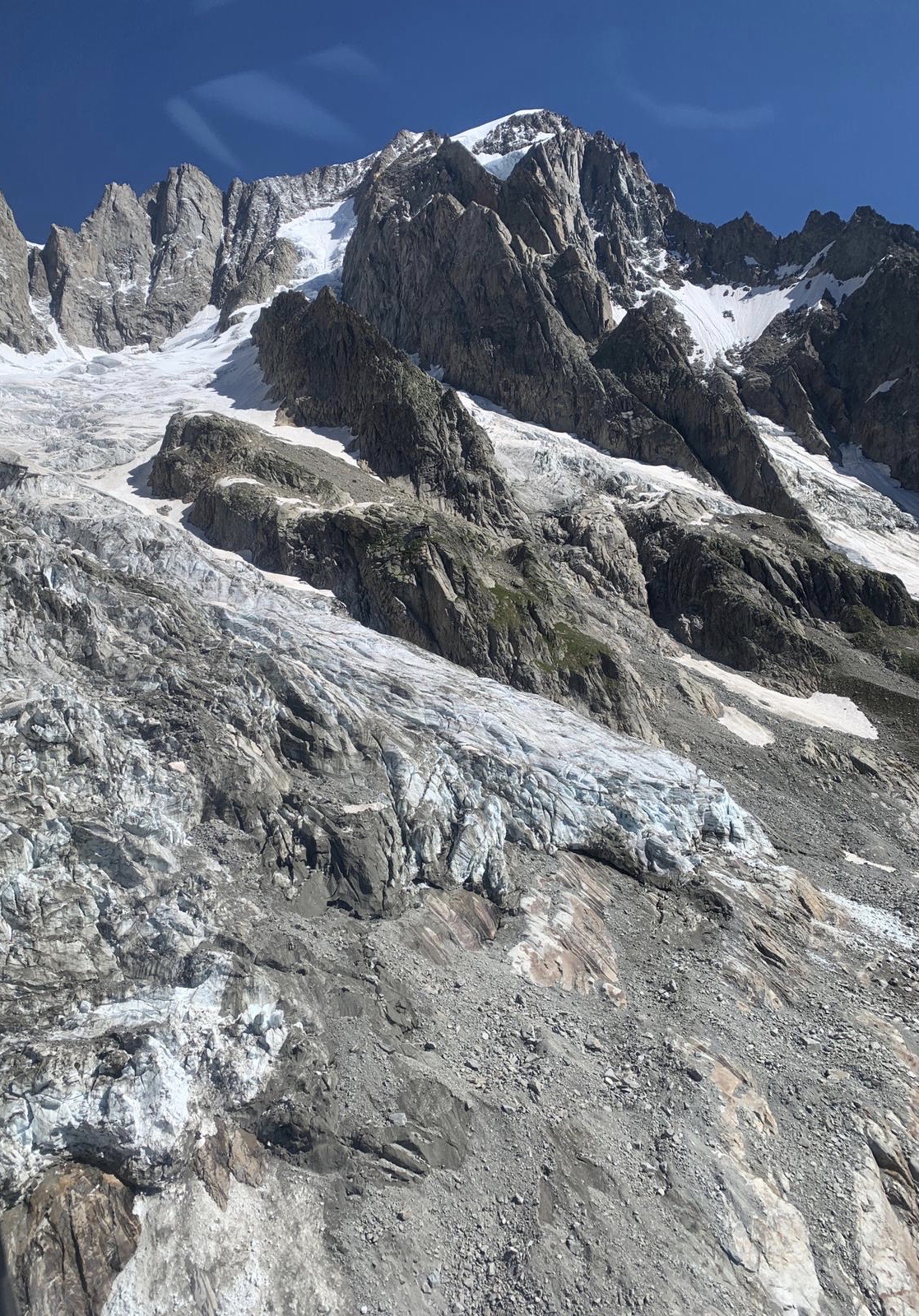Un tavolo per gestire il rischio glaciale in Val Ferret