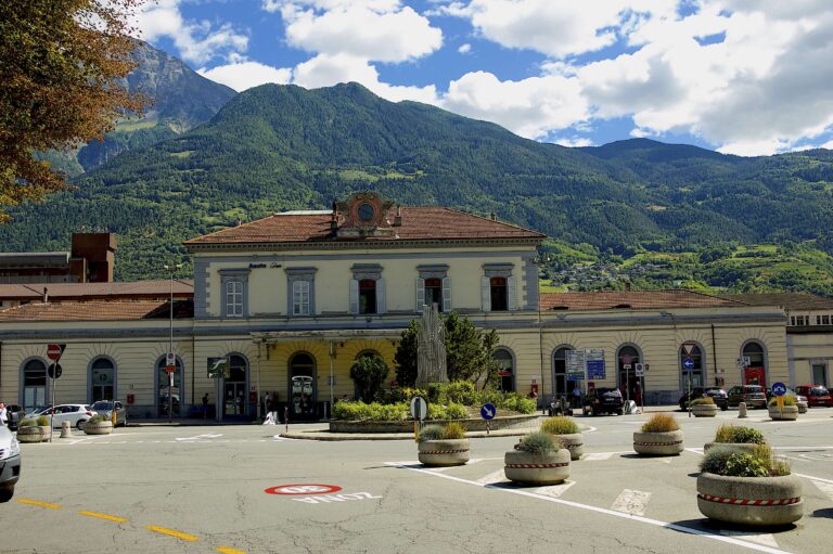 Comune di Aosta e Rfi: un accordo per riqualificare la stazione