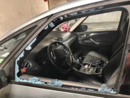 Donnas: furti e danni a 18 auto