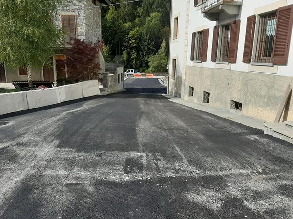 La viabilità provvisoria sulla strada regionale 44 della Valle del Lys, a Gaby.