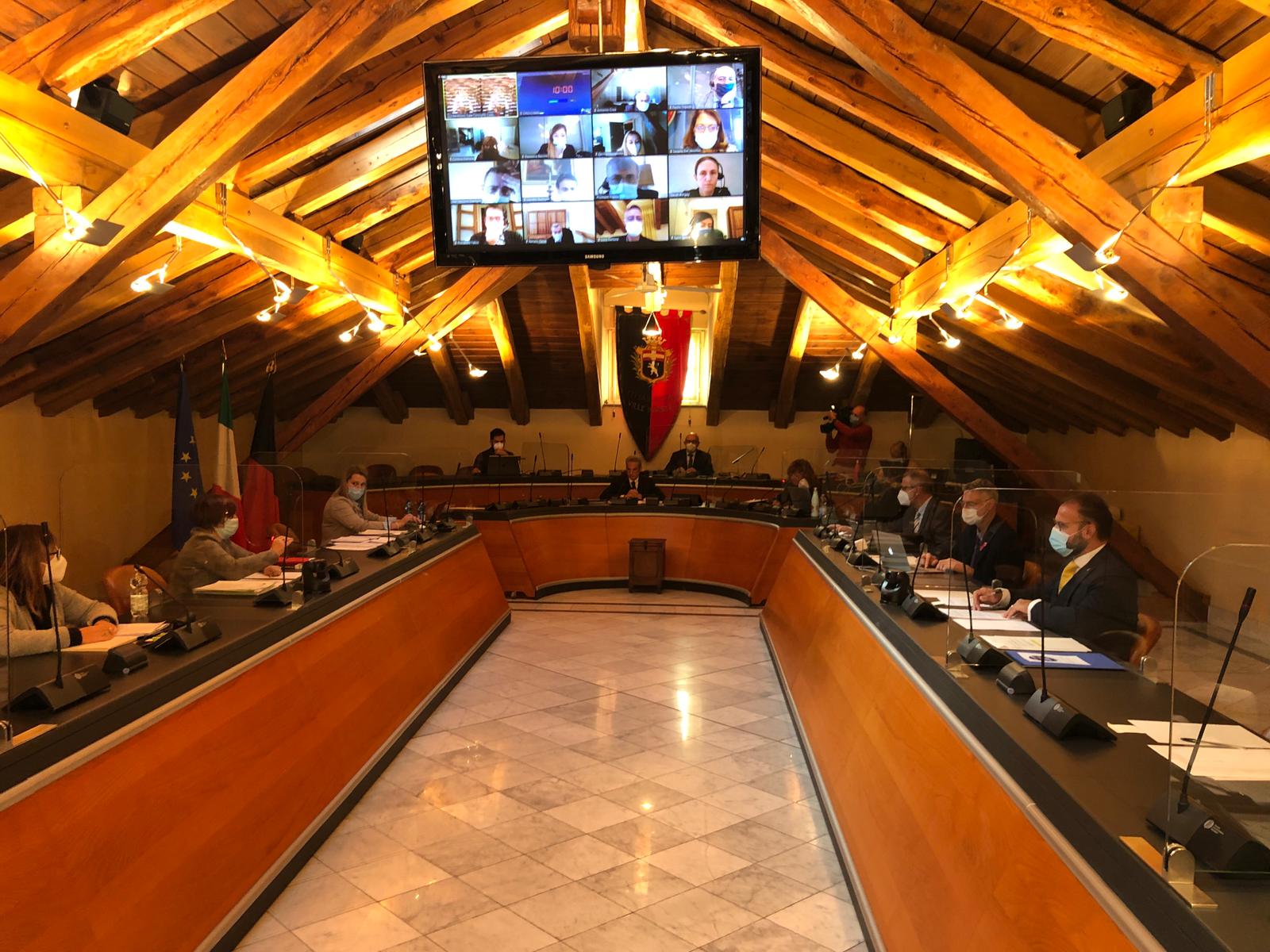 Consiglio comunale ad Aosta il 27 ottobre 2020