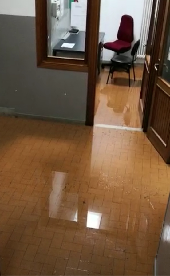 Palestra F. Assale in via Liconi, Aosta, allagata