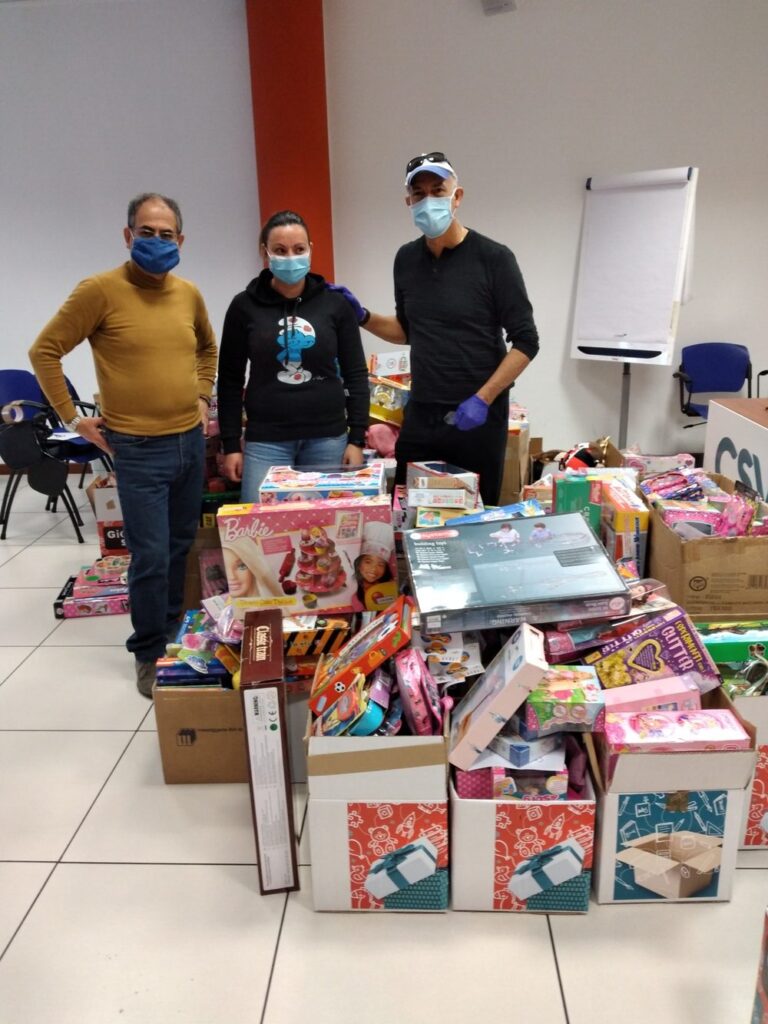 Giocattolo sospeso: la campagna di solidarietà natalizia di Csv
