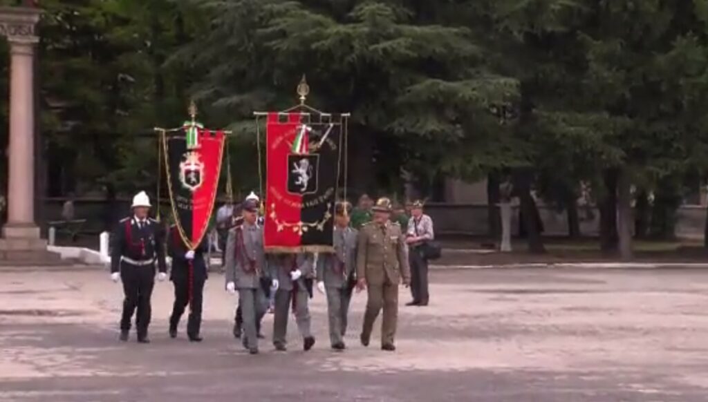 Gli Alpini lasciano la caserma Testafochi di Aosta