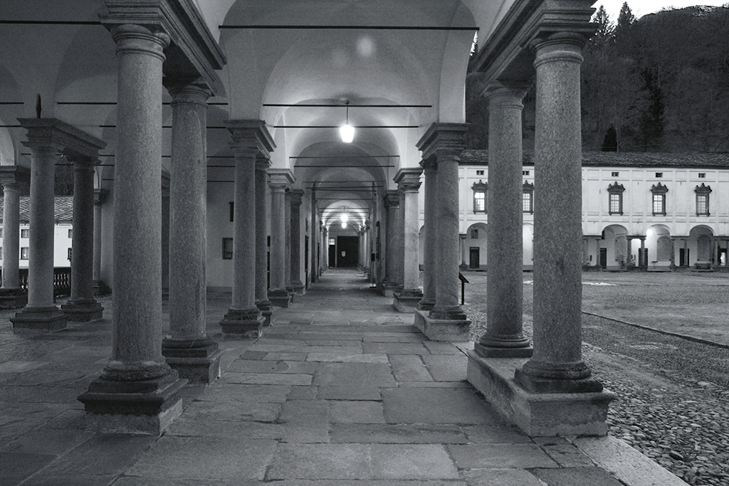 Il libro fotografico di Oropa in bianco e nero