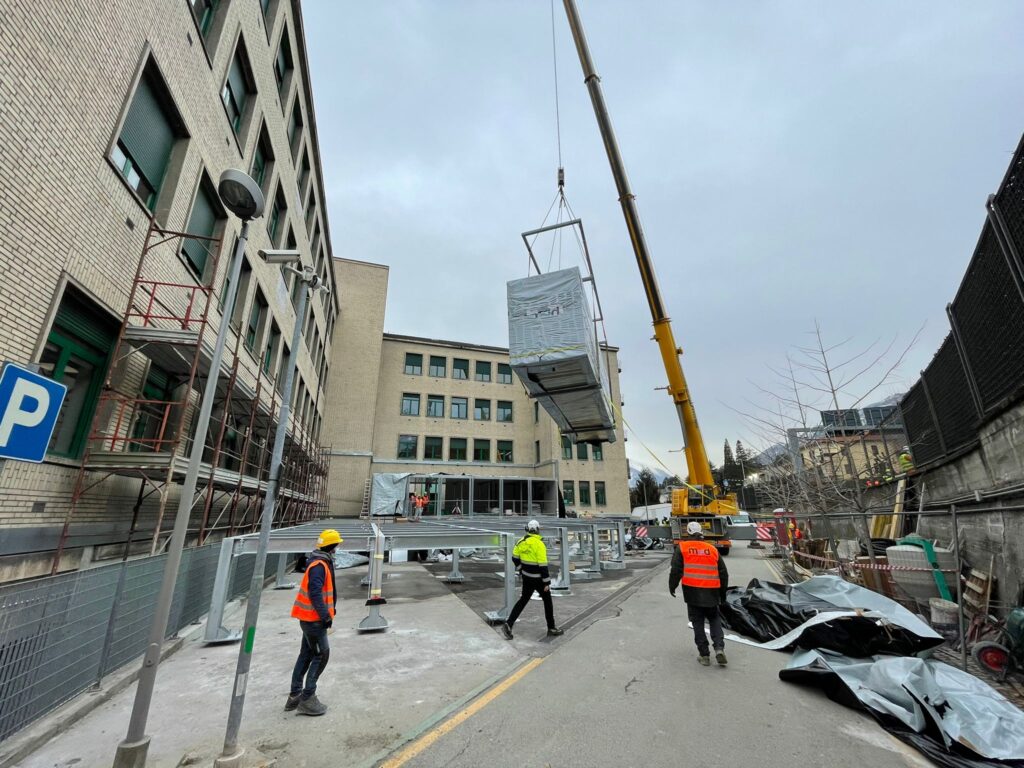 L'arrivo dei moduli nella mattina di mercoledì 27 gennaio 2021