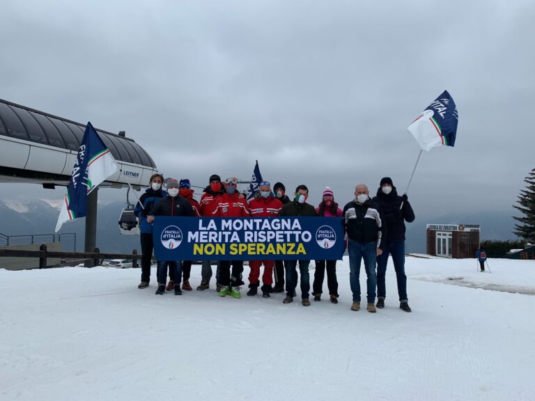 Fratelli d'Italia e CasaPound manifestano per la montagna