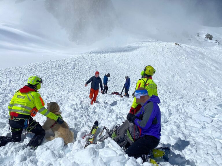 Scialpinista travolto da una valanga al Col Fourchon