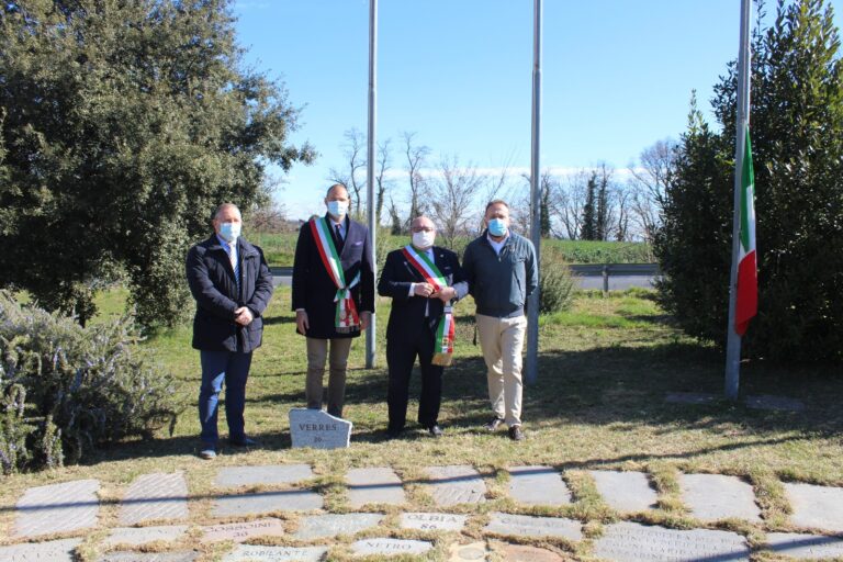 Verrès dona a Biella una pietra di riuso in ricordo dei caduti della Grande Guerra