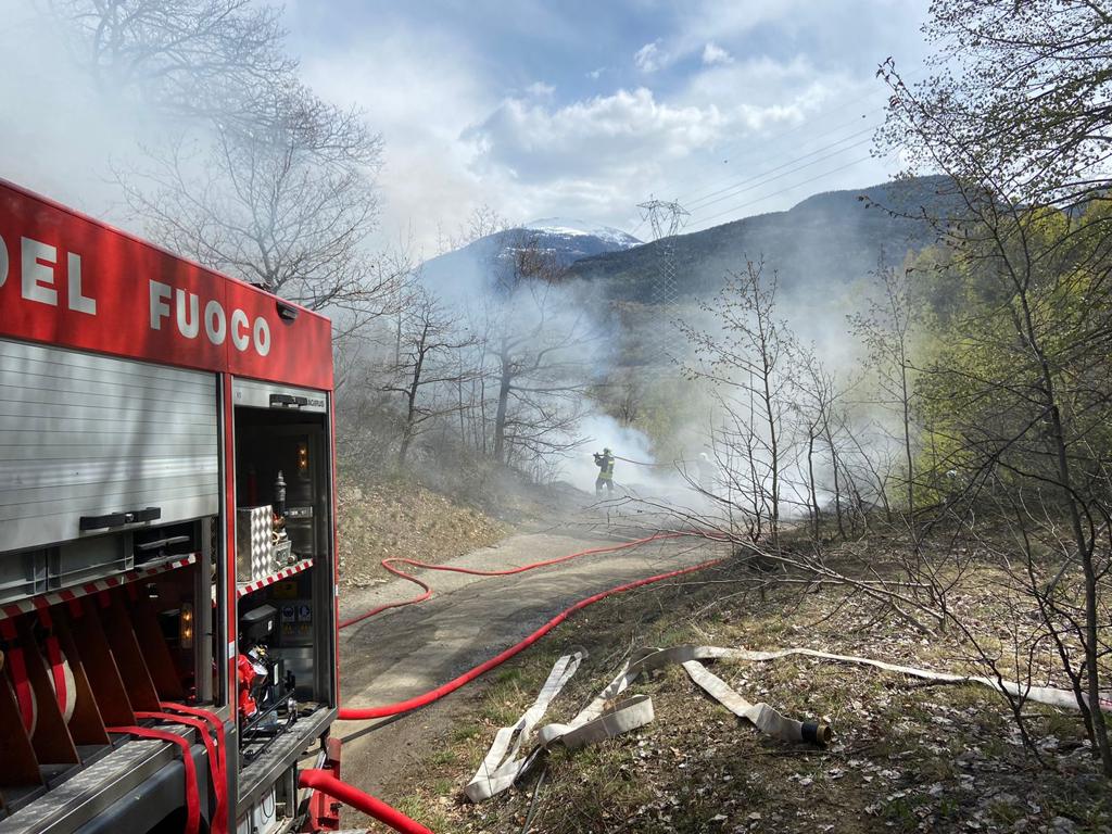20210417 Incendio Sterpaglie Arvier2