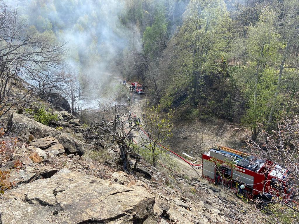 20210417 Incendio Sterpaglie Arvier3