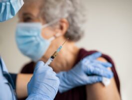 Vaccinazione anti-covid: gli orari dei centri vaccinali per giugno 2022