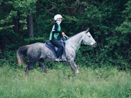 Endurance equestre: terzo posto per l\'amazzone valdostana Claudia Demarie