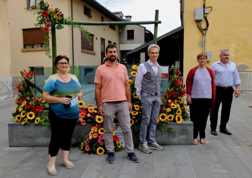Ad Aosta, l'iniziativa Ripartire con un fiore