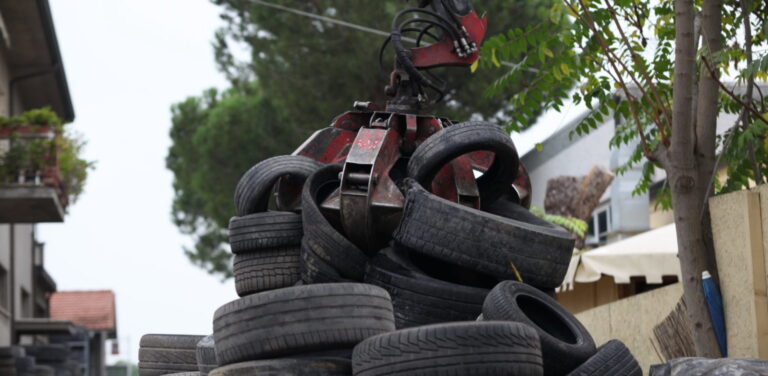 150 tonnellate di pneumatici fuori uso raccolte in Valle d'Aosta