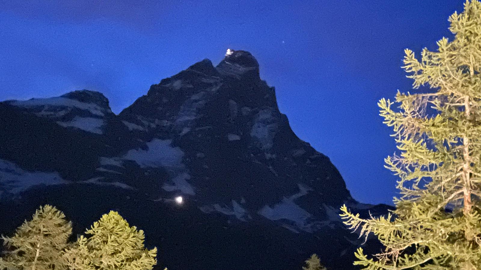 Soccorso in notturna sulla Scala Jordan del Cervino